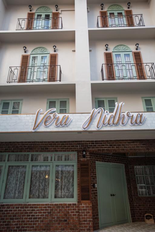 Vera Nidhra - Self Check-In After 6Pm Bangkok Eksteriør bilde